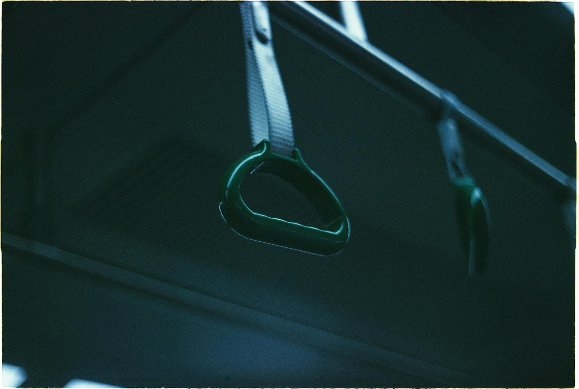 How Do Grab Bars Designed as Towel Rails Actually Hold 500 Pounds?
