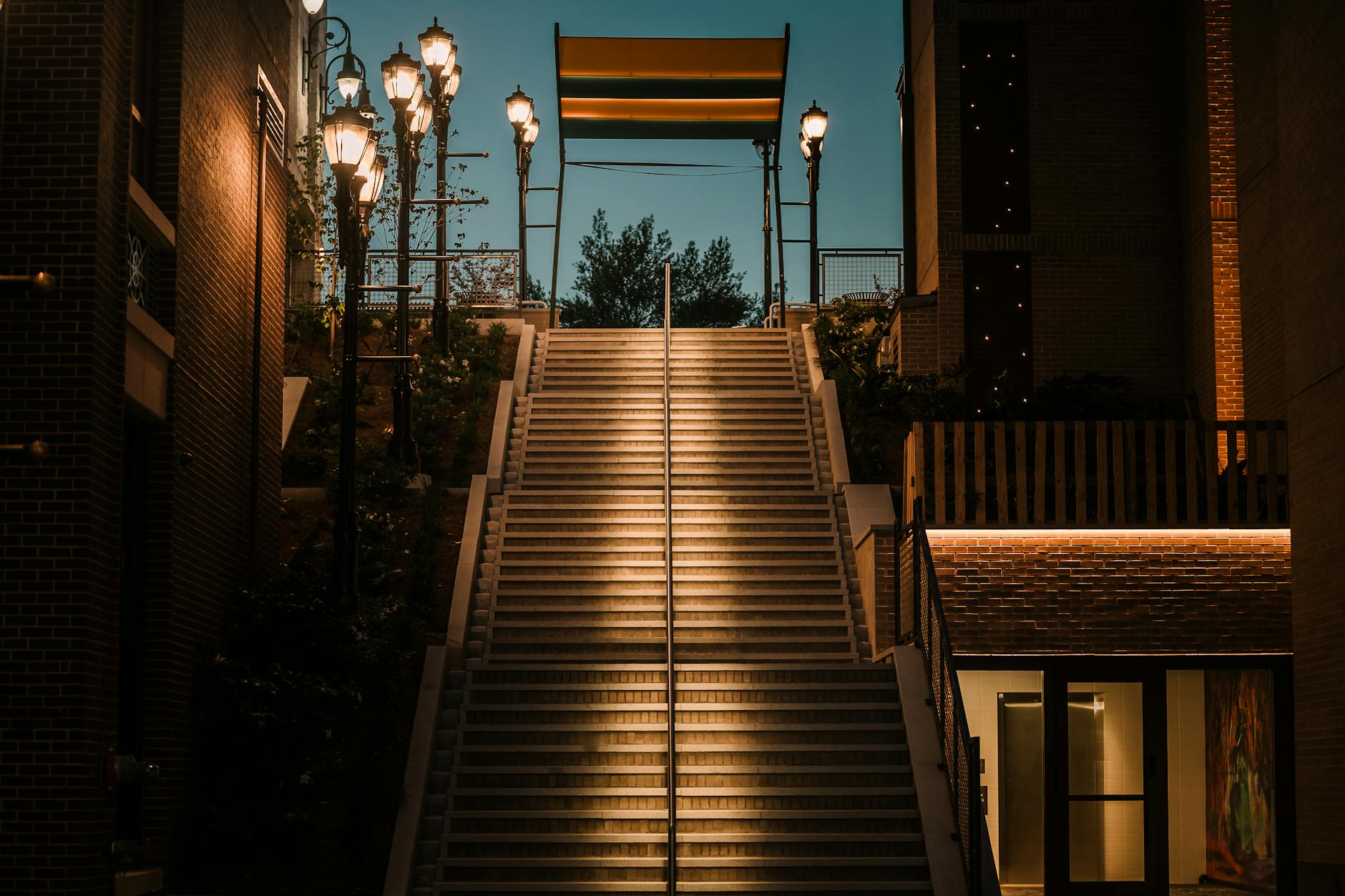 Safe Stair Technique for Post-Knee Replacement Recovery