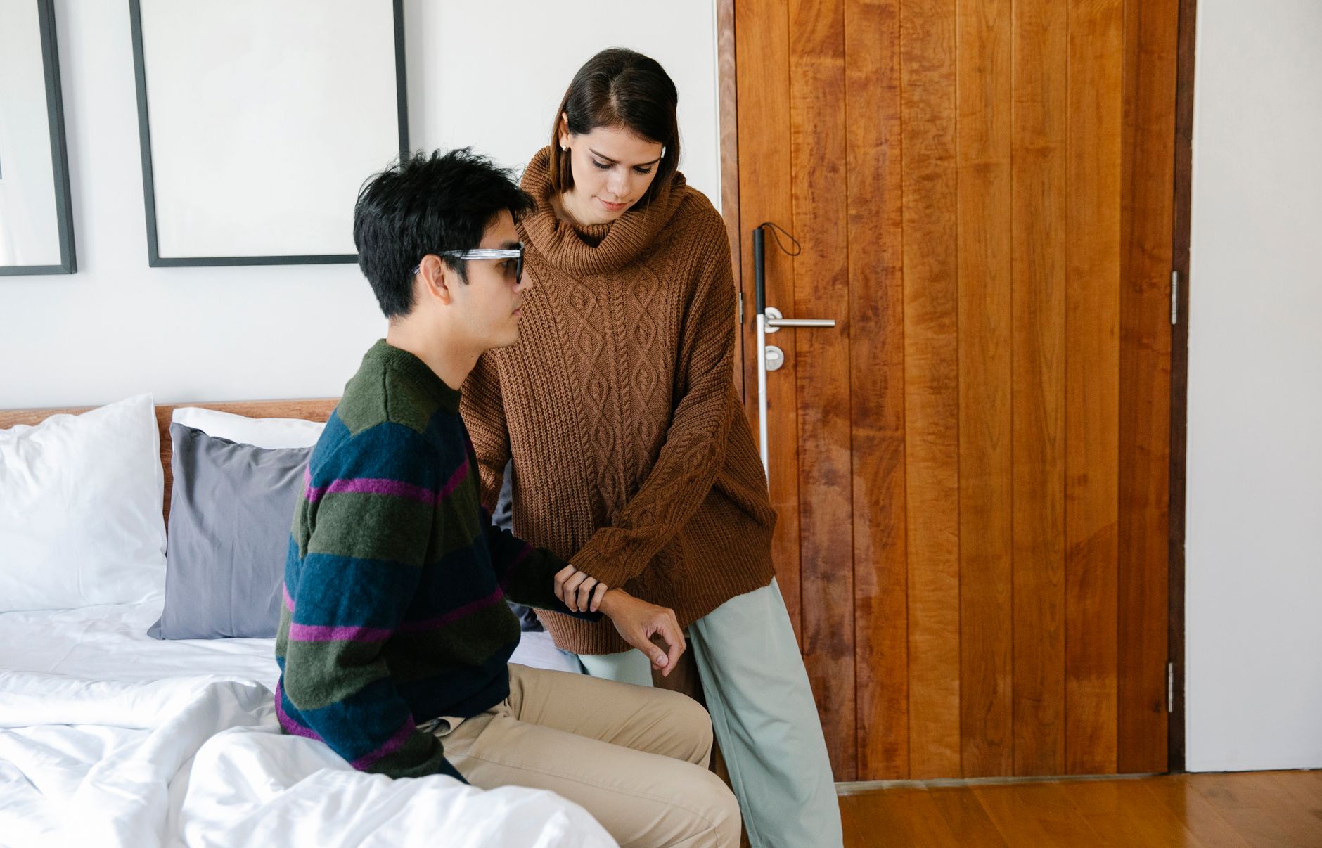Bedroom and Bedside Modifications That Support Safe Sleep and Mobility