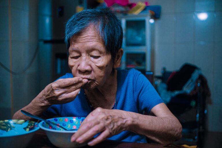 How Centenarians Still Living Alone Pull It Off - Featured image