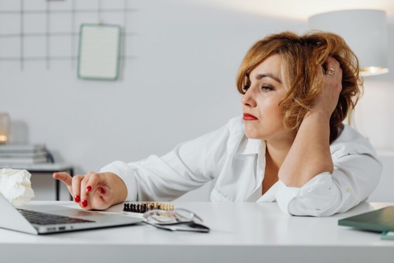 How One Woman Managed Stress to Avoid Burnout and Decline - Featured image