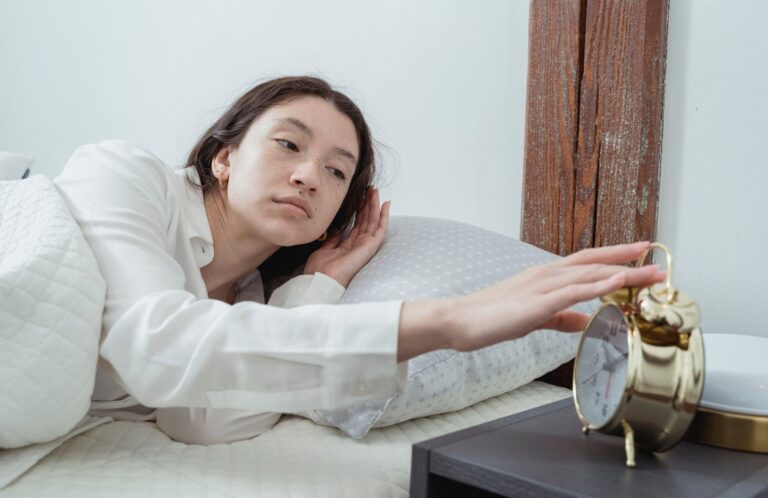 How Poor Sleep Speeds the Loss of Independence - Featured image