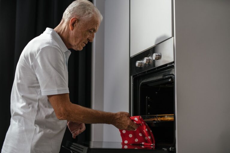 How to Get an Aging Parent to Eat When Nothing Sounds Good - Featured image