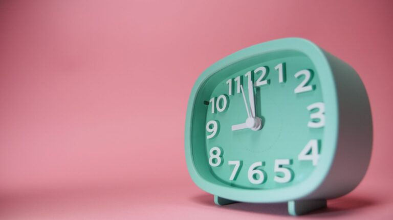 How to Know When It's Time to Call Hospice for a Parent - Featured image