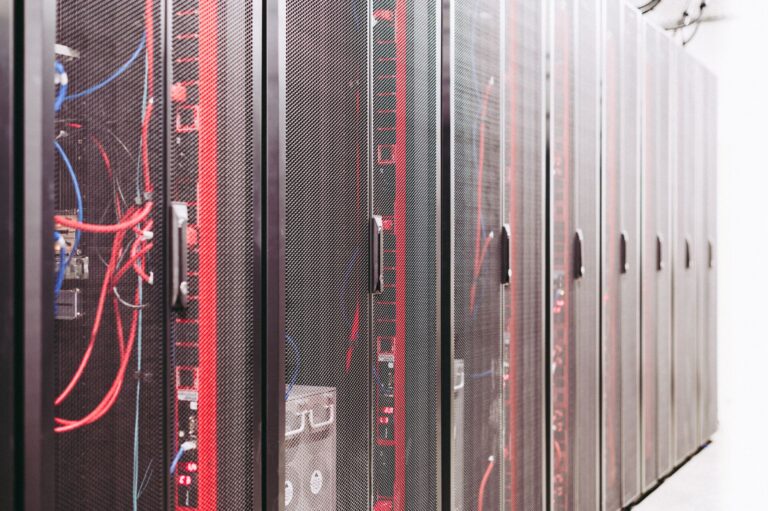 How to Set Up a Local Support Network for a Long-Distance Parent - Featured image