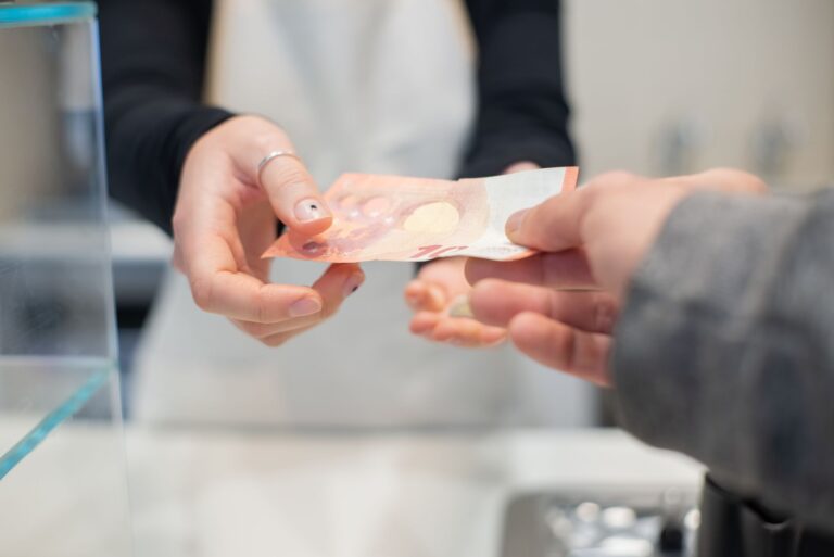 How to Take Over Bill Paying for a Parent Gracefully - Featured image