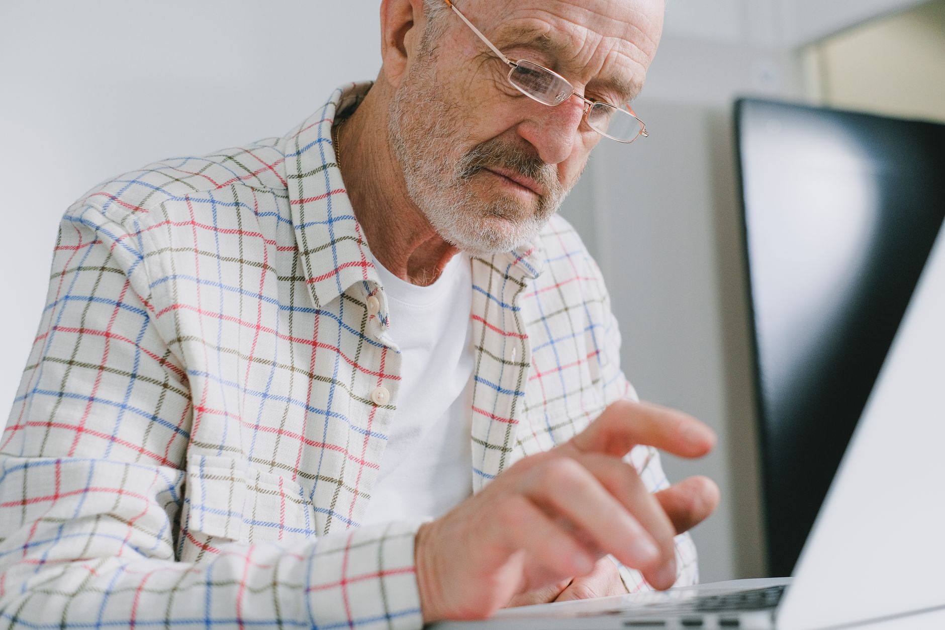 Internet Reliability and Backup Power—The Hidden Fragility of Smart Homes