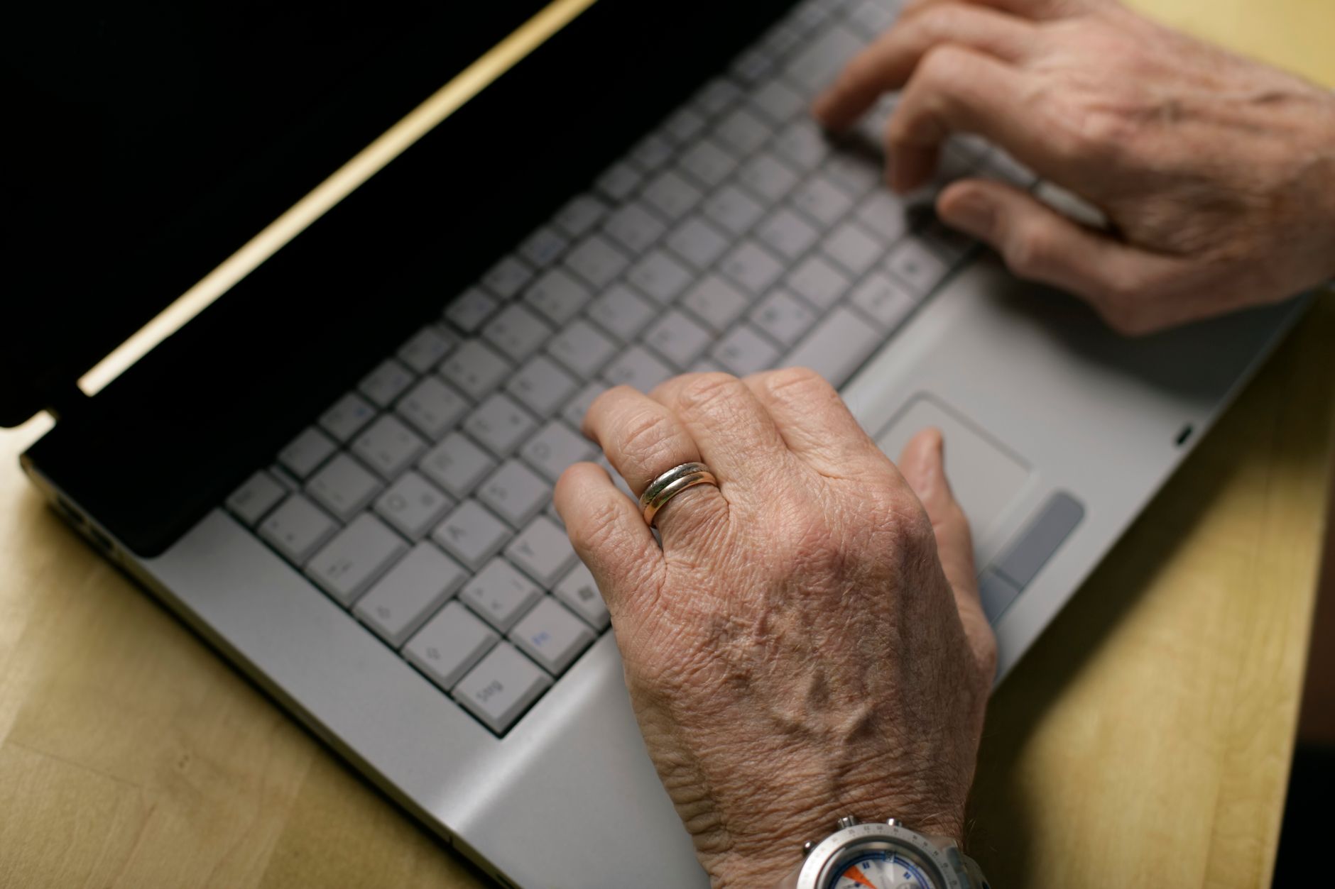 Specialized Senior Devices and Their Trade-offs