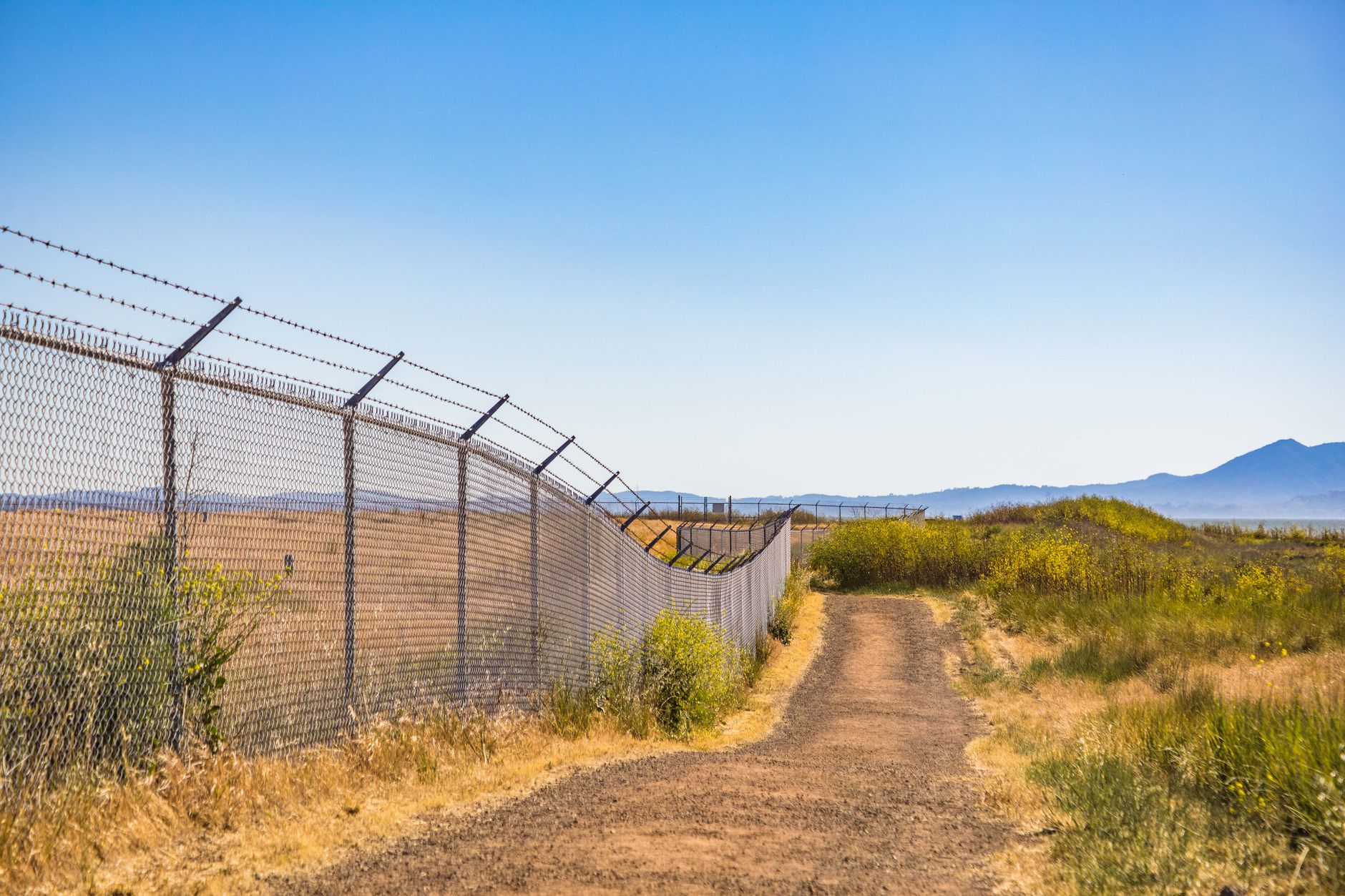 The Boundary Challenge—When Help Becomes Hovering and Independence Becomes Isolation