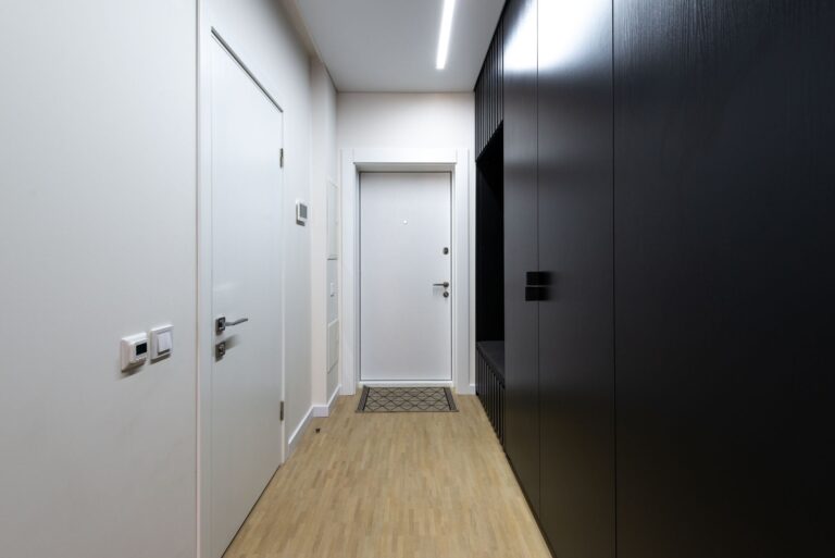 The Entryway Fixes That Keep Seniors Coming and Going Safely - Featured image