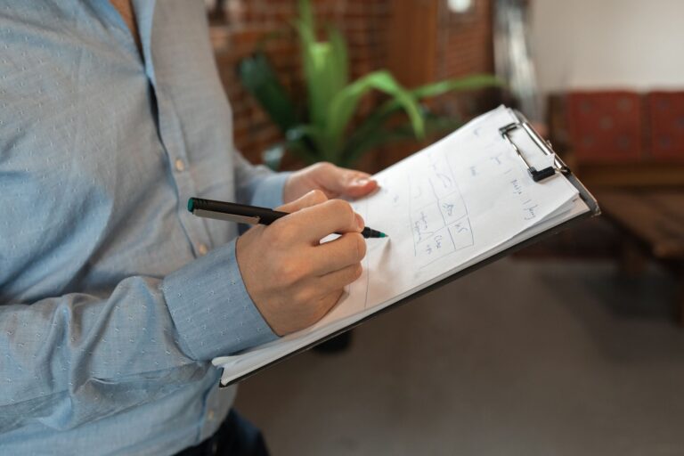 The Long-Distance Caregiver's Checklist for Every Visit Home - Featured image