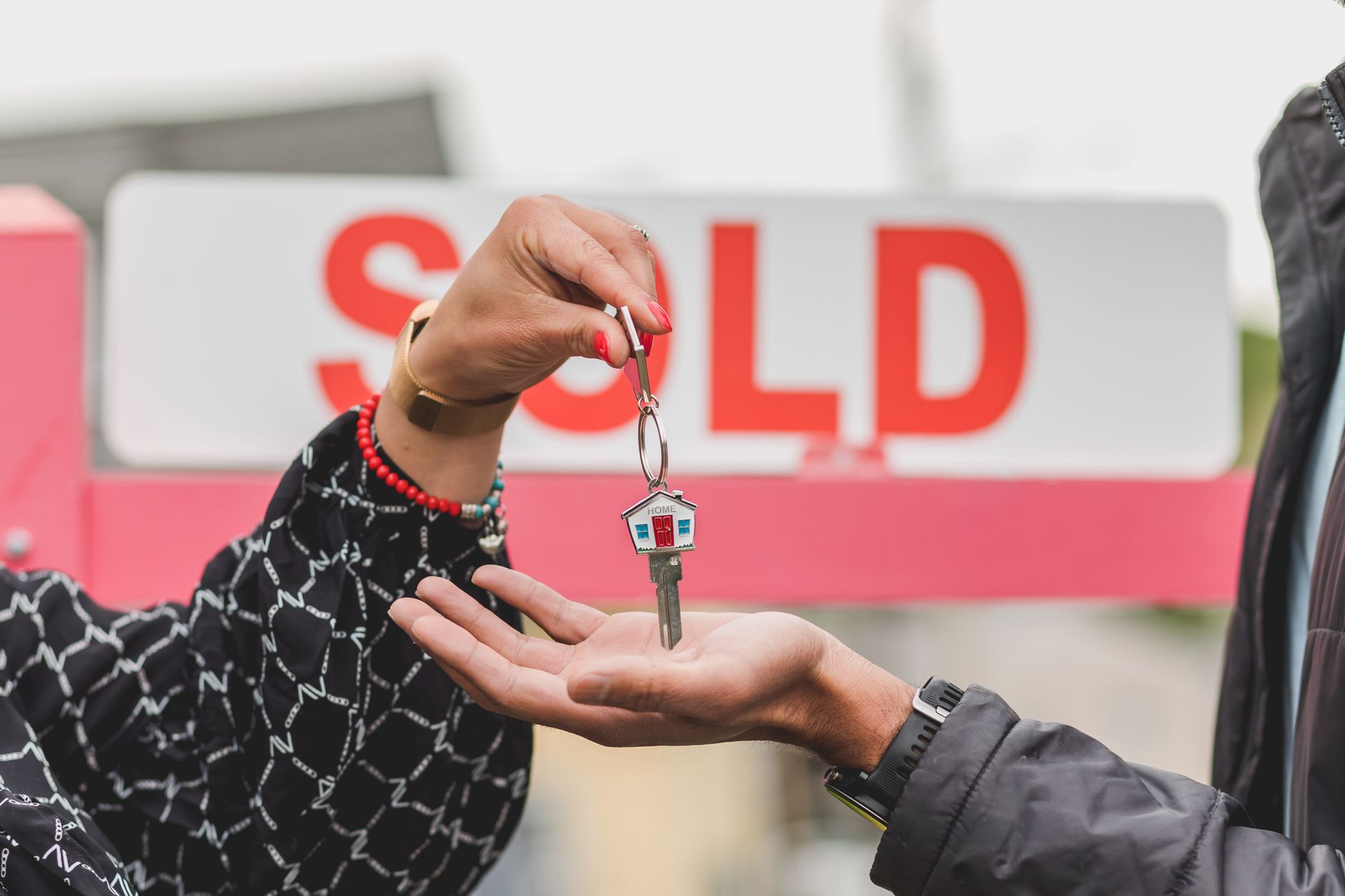 What Happens to Ownership When You Add Your Name to a Parent's Bank Account?