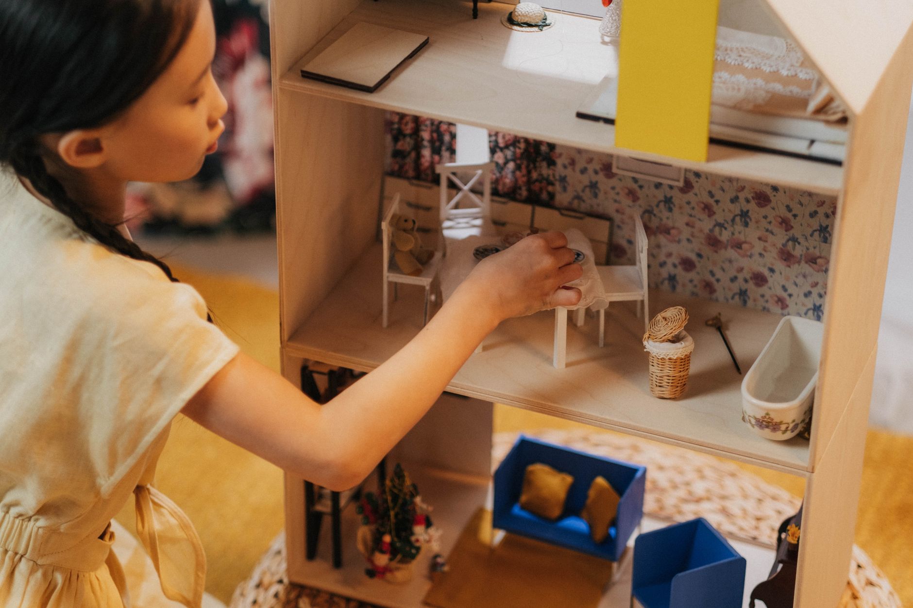 What Role Does Decluttering Play in Home Independence?