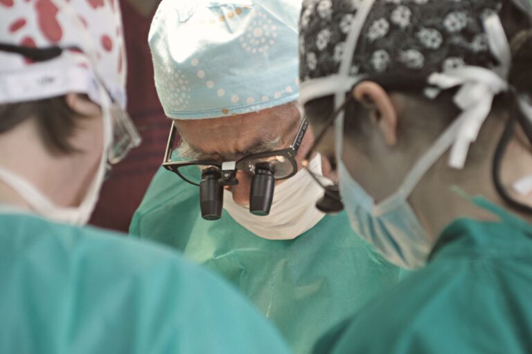 When Cataract Surgery Is Worth It for an Older Parent - Featured image