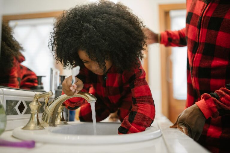 Why Dental Problems Spike After a Parent Moves Into Care - Featured image