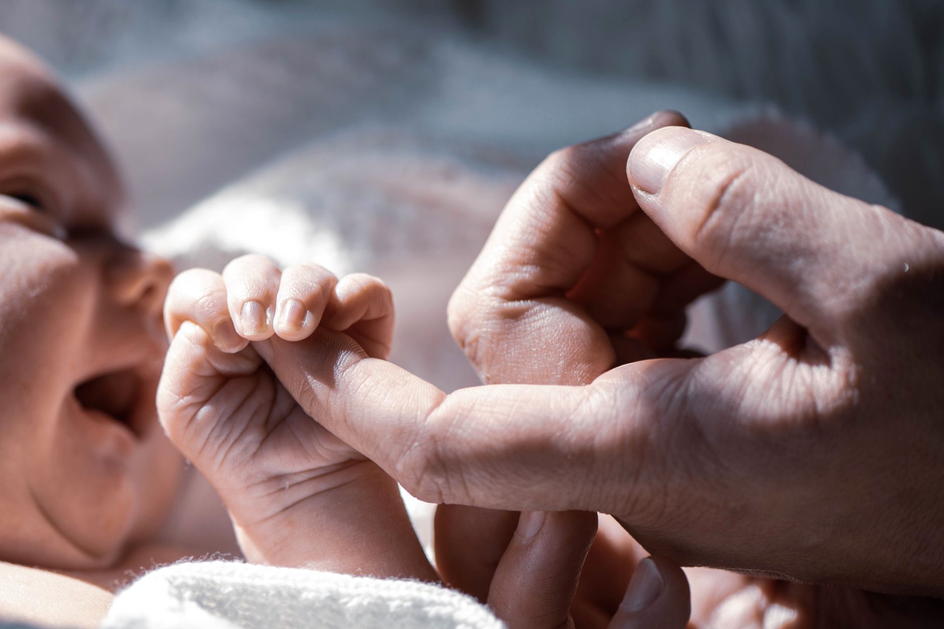 Why Does a Parent With Dementia Stop Recognizing Their Own Children?