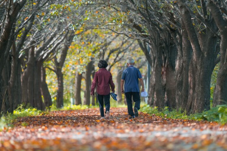 Can Walking Reverse Aging? - Featured image