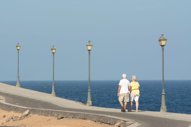 How Many Steps Should Seniors Walk? - Featured image