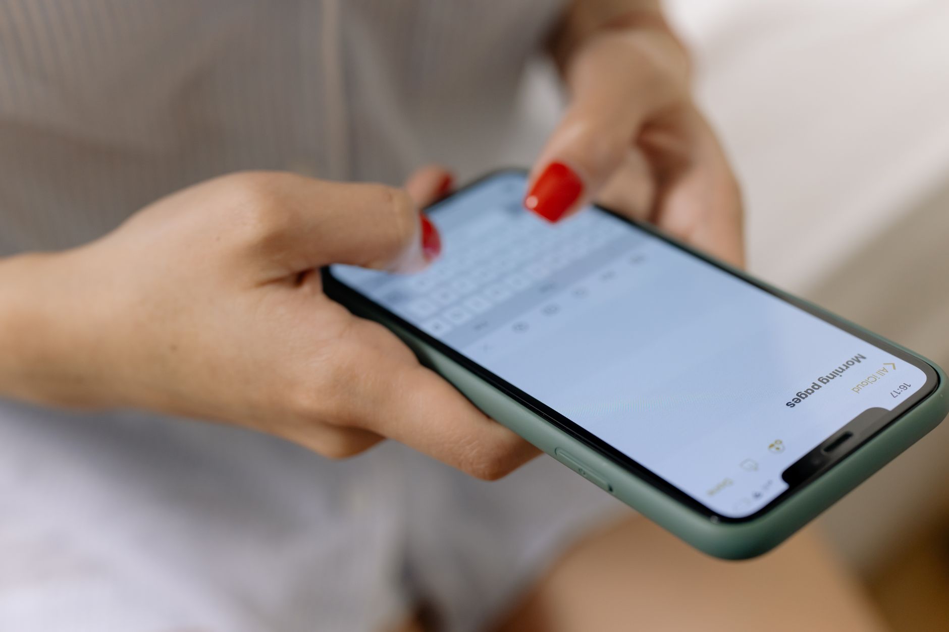 What Type of Phone Should You Choose for Older Adults?