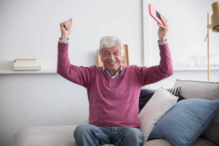 My Elderly Dad Will Not Wear His Emergency Alert Button - Featured image